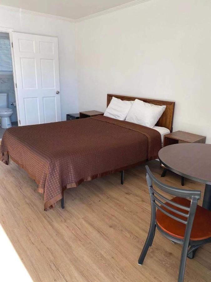 Village Motel エレンビル エクステリア 写真